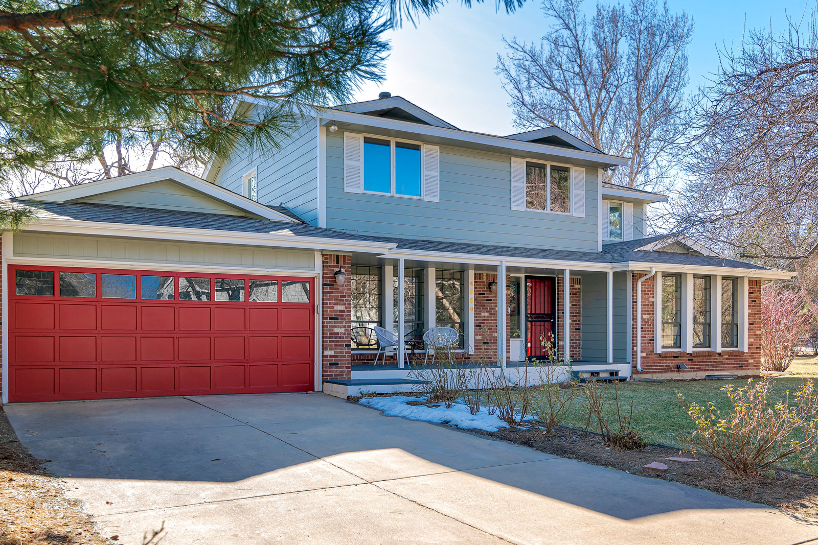 exterior-front-driveway